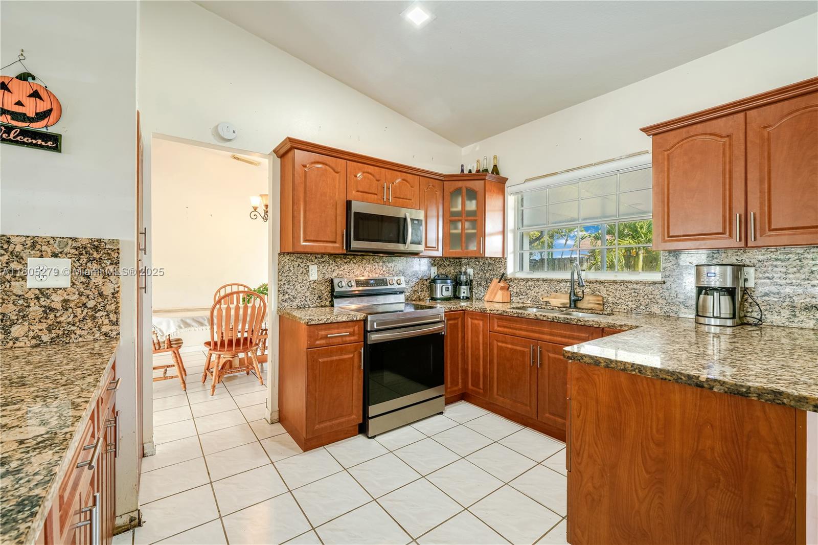 MAJESTIC HOMES - Residential