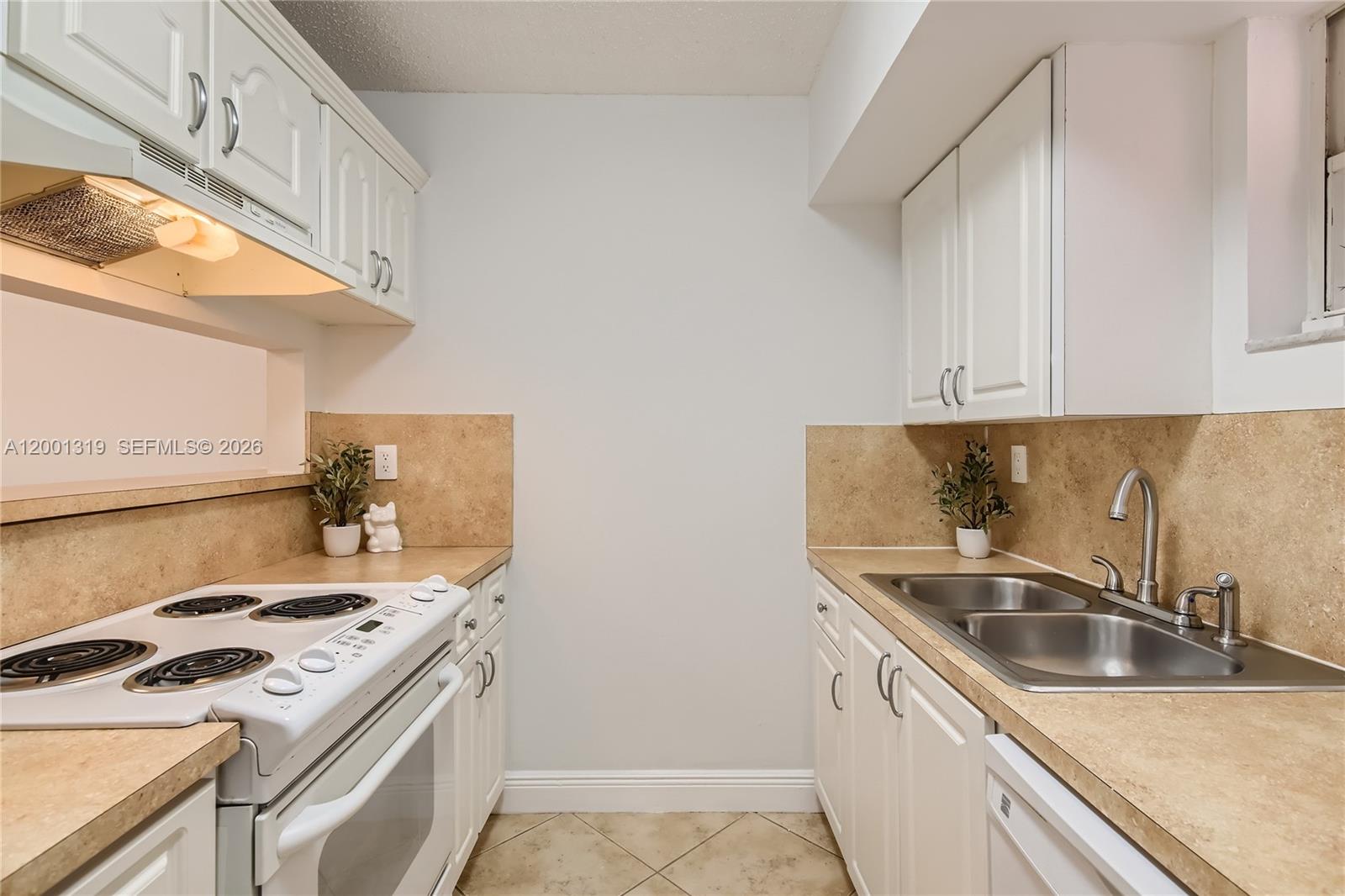 29 SANTILLANE AVENUE COND - Residential