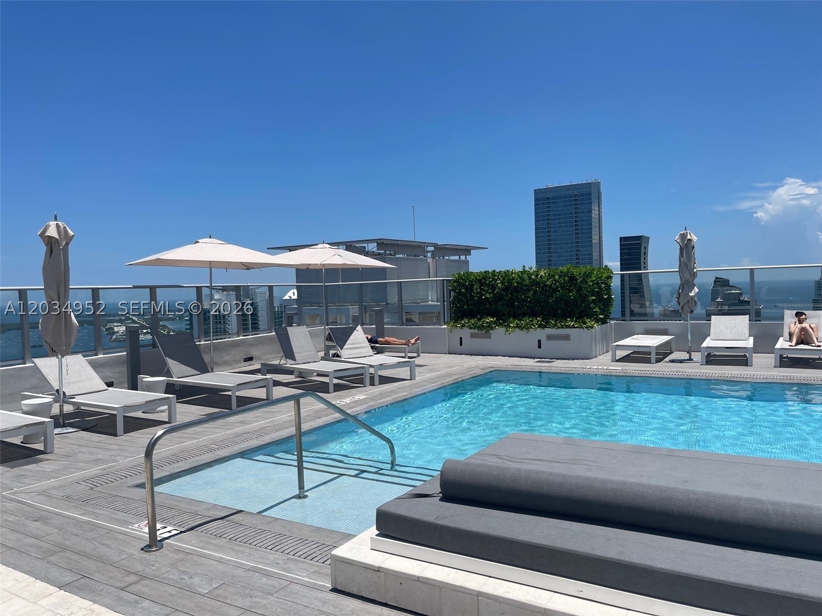 1010 Brickell Ave 3810