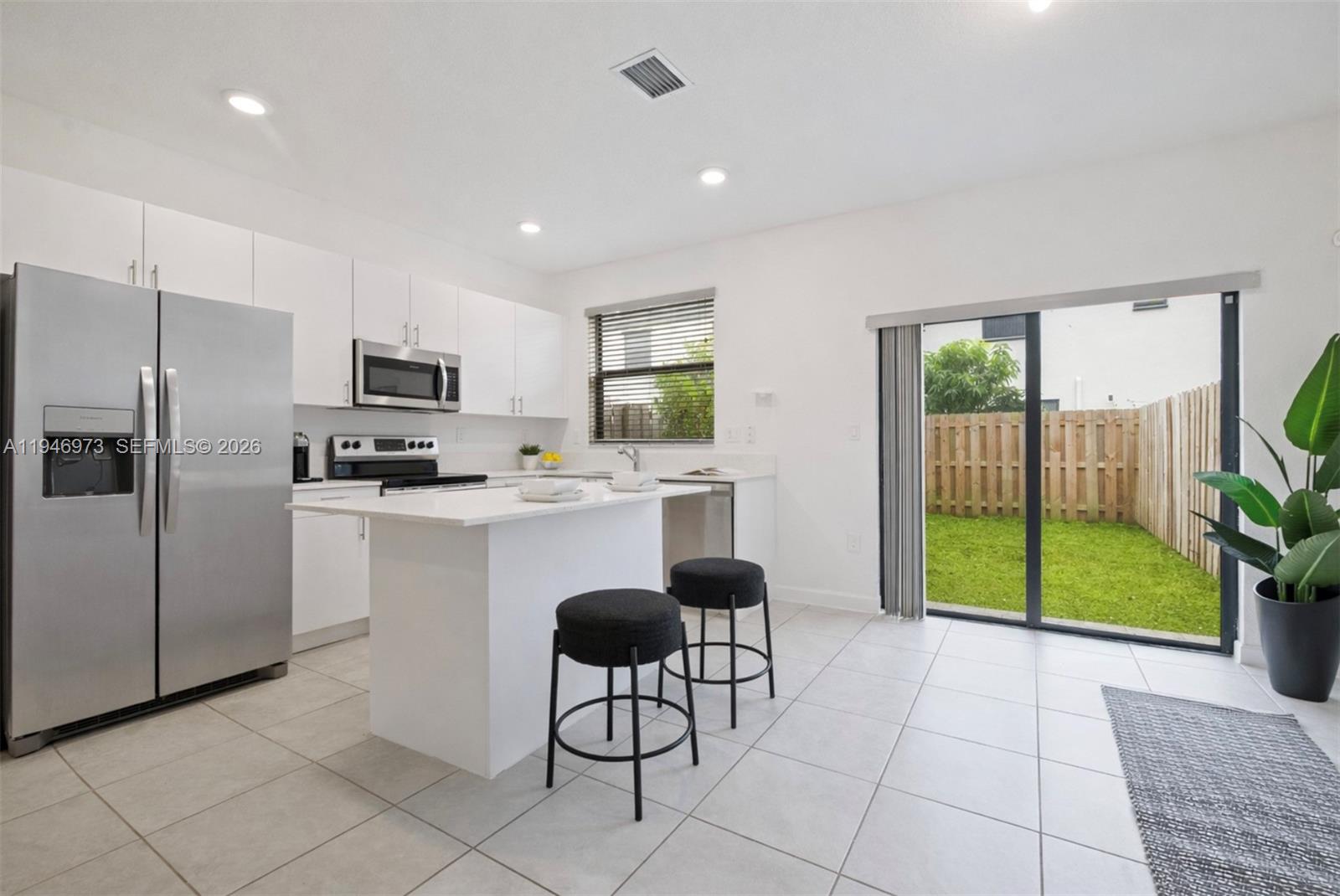 PINE VISTA - Residential