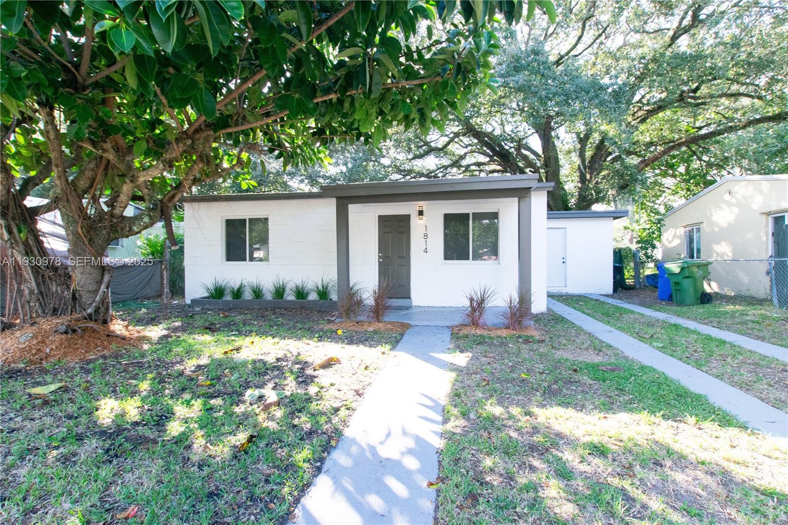 LAUDERDALE HOMESITES FIRS - Residential Lease