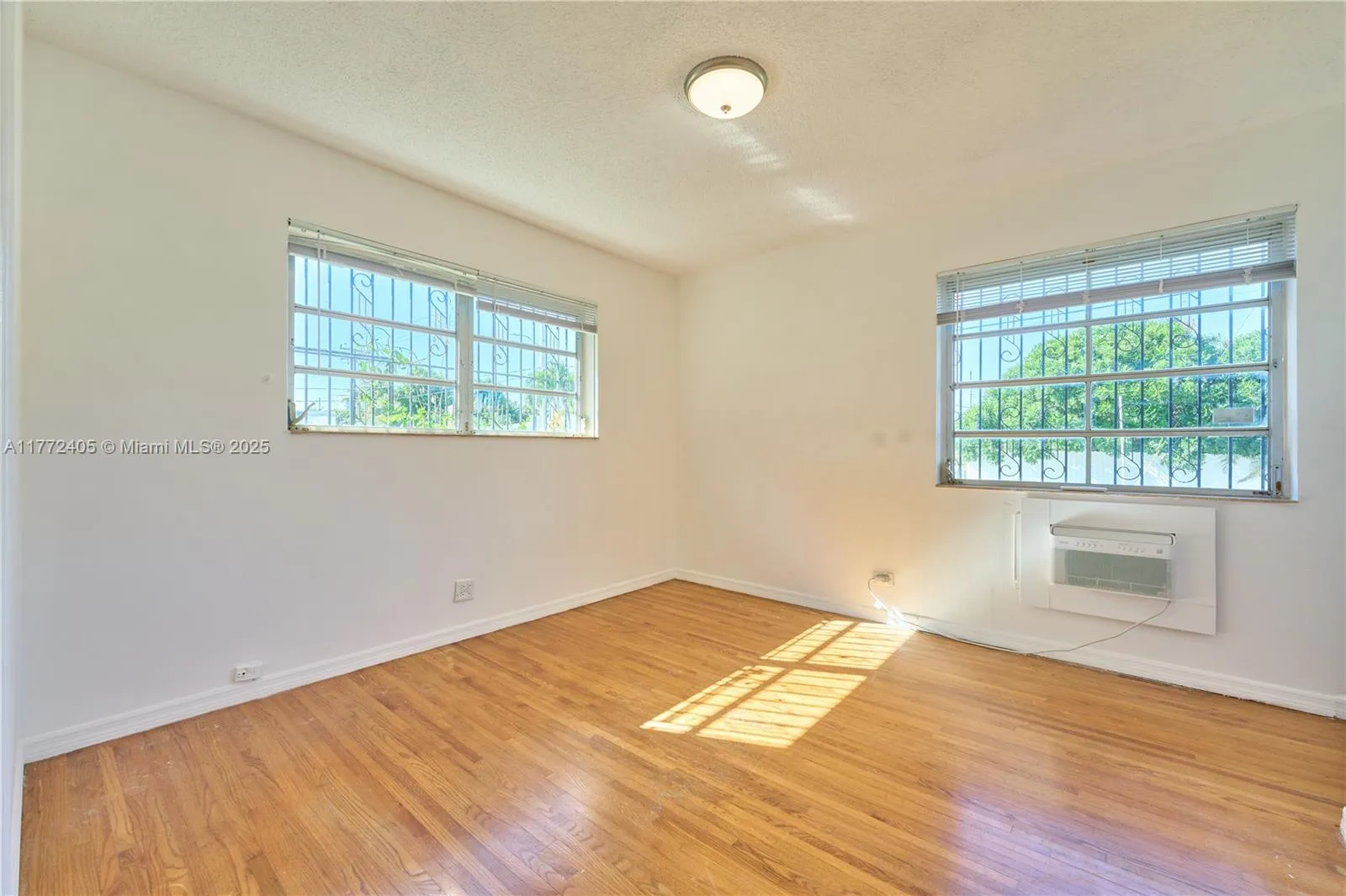 Miami, Florida 33145, United States, 4 Bedrooms Bedrooms, ,3 BathroomsBathrooms,Residential,Active,97970