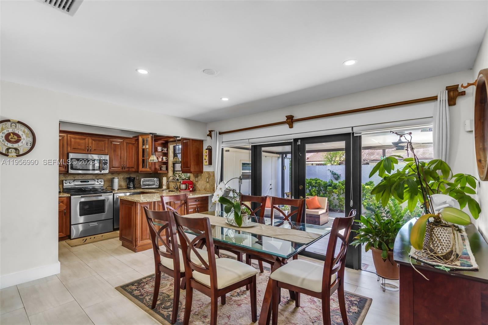 VILLAS OF MADEIRA SEC 3 - Residential