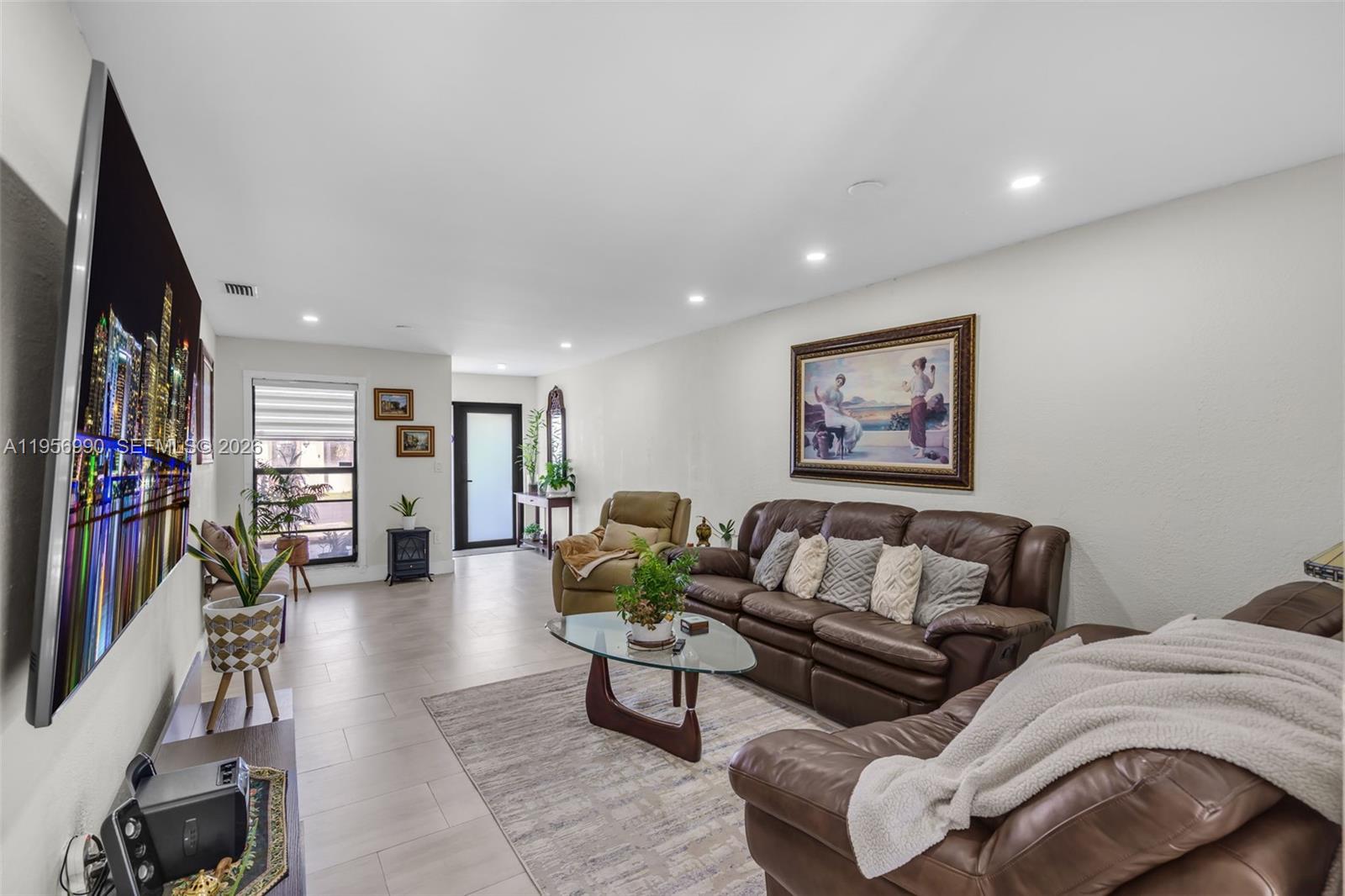 VILLAS OF MADEIRA SEC 3 - Residential