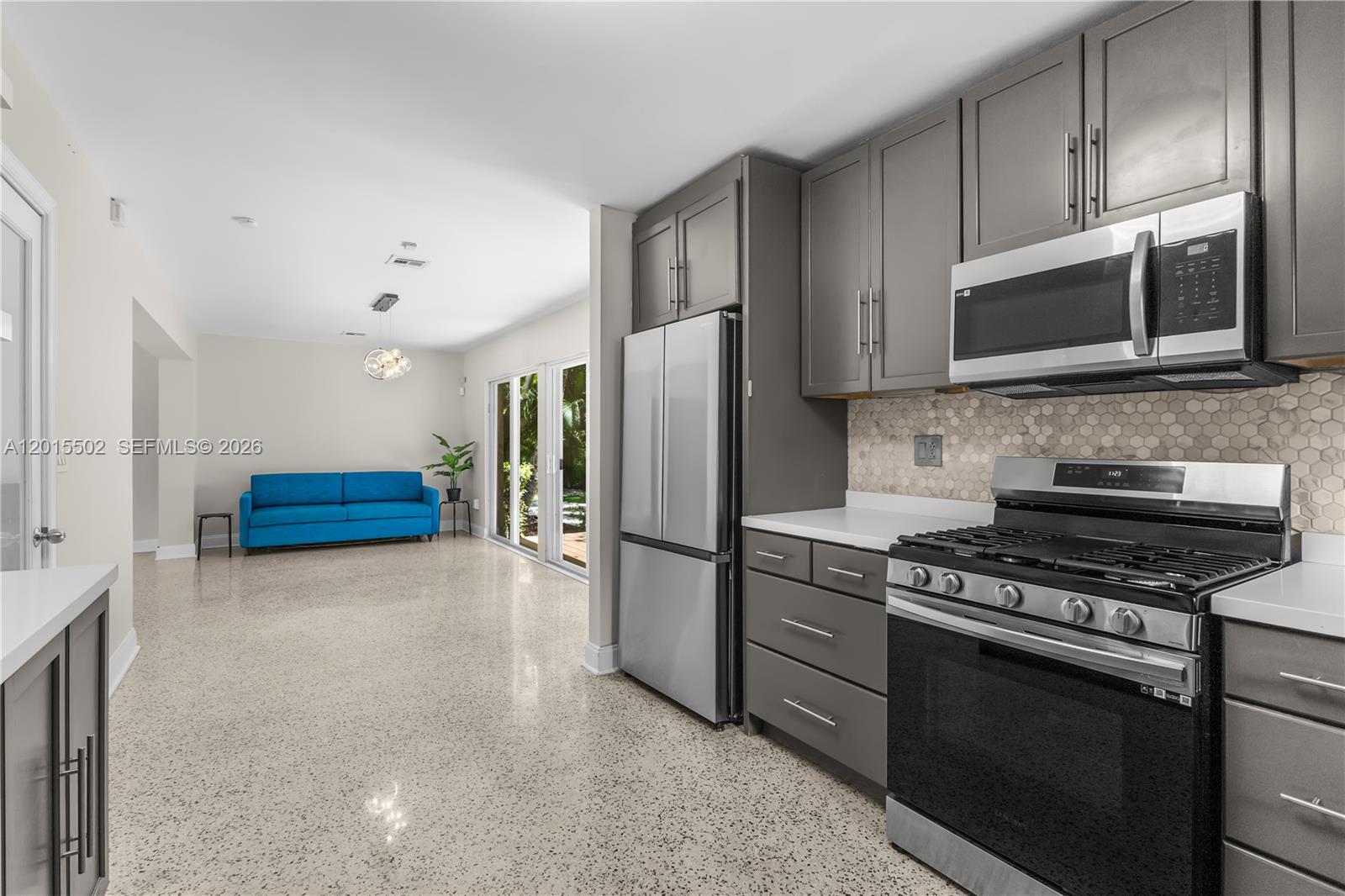 GRIFFING BISCAYNE PK EST - Residential Lease