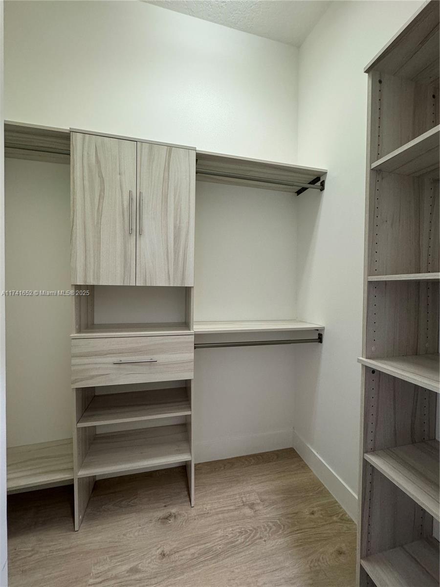 TUSCANY PAR A/B - Residential