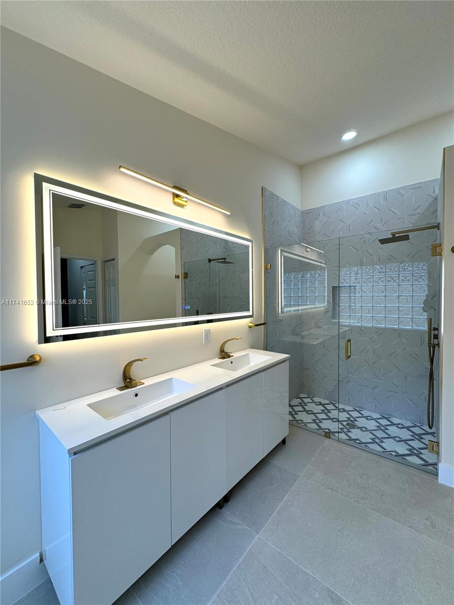 TUSCANY PAR A/B - Residential