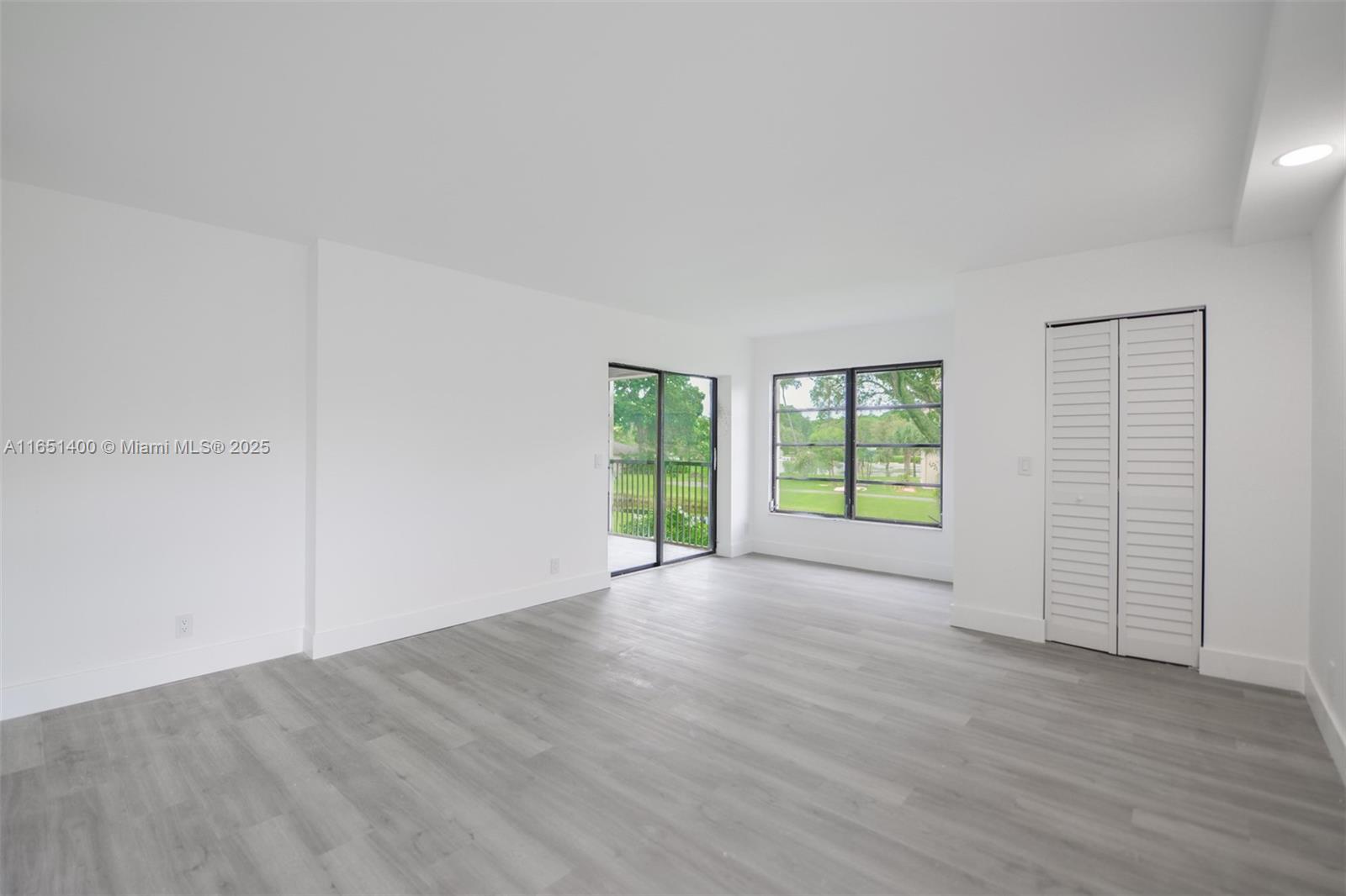 HUNTINGTON LAKES SEC ONE - Residential