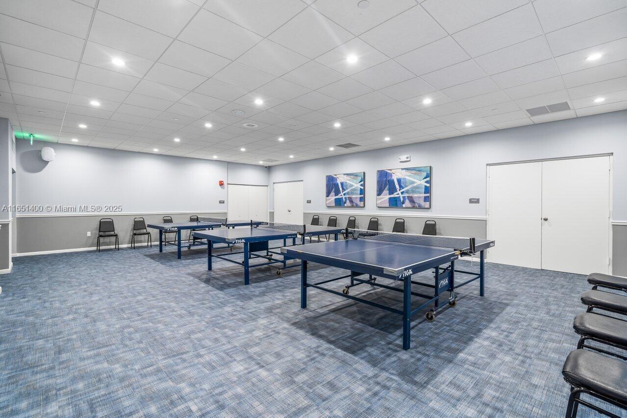 HUNTINGTON LAKES SEC ONE - Residential