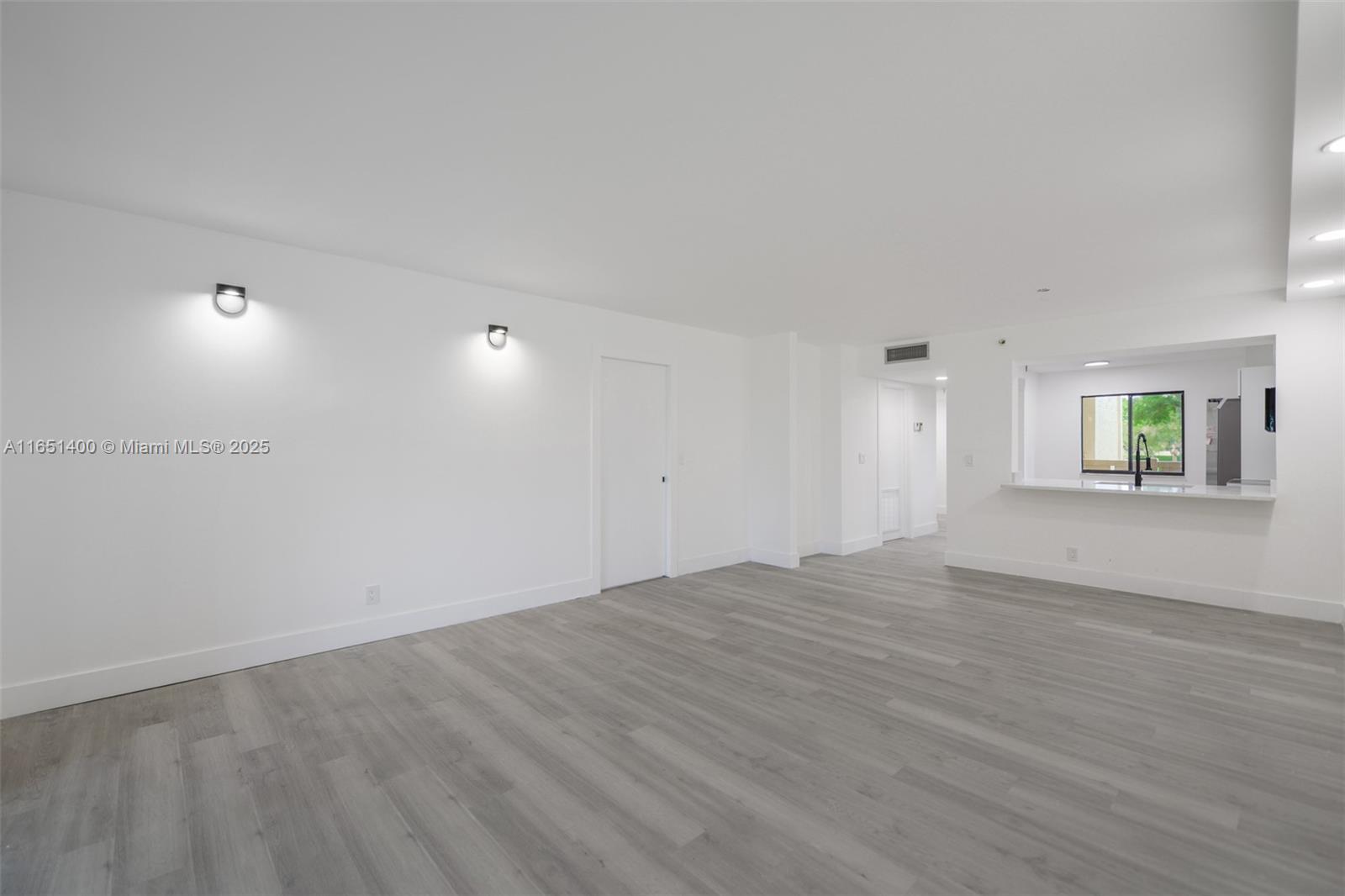 HUNTINGTON LAKES SEC ONE - Residential