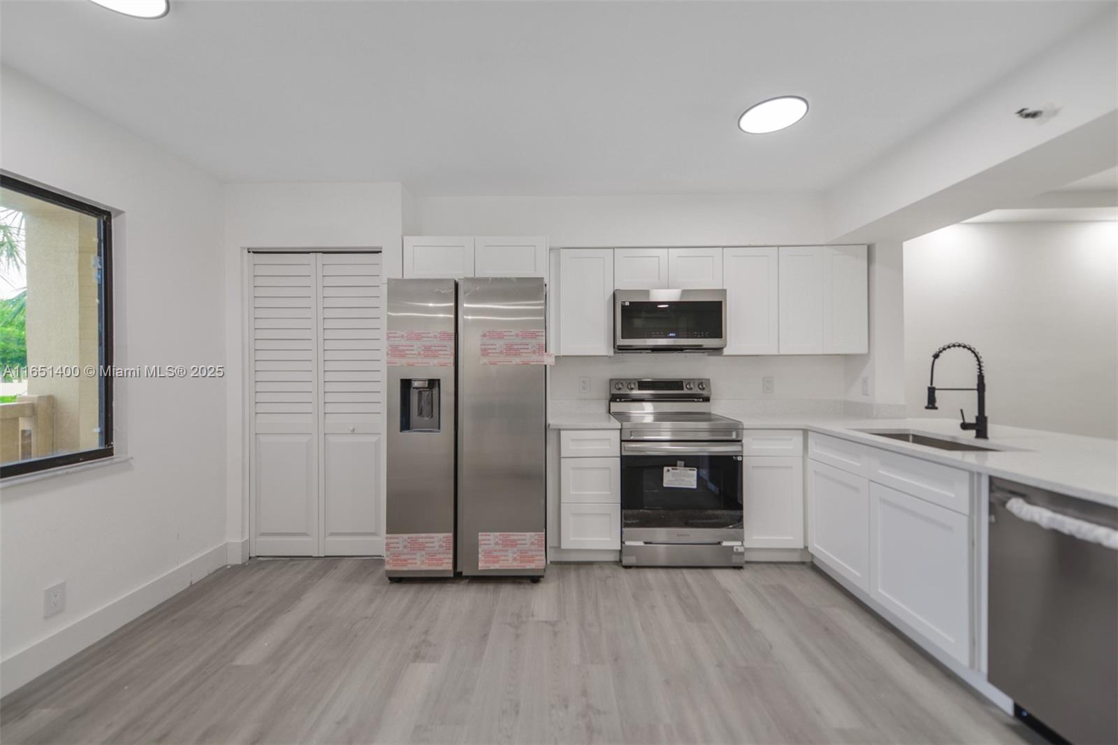 HUNTINGTON LAKES SEC ONE - Residential