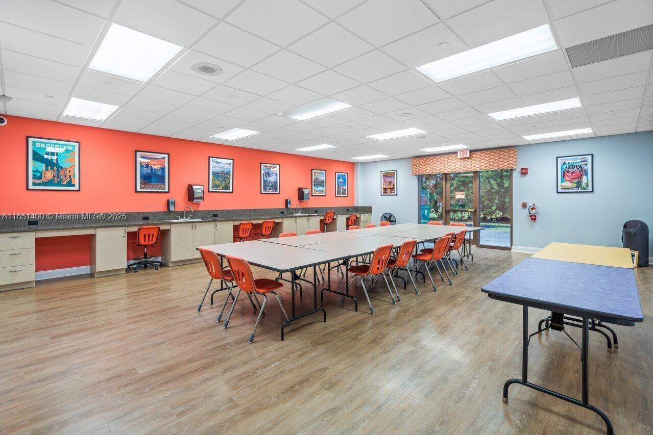 HUNTINGTON LAKES SEC ONE - Residential