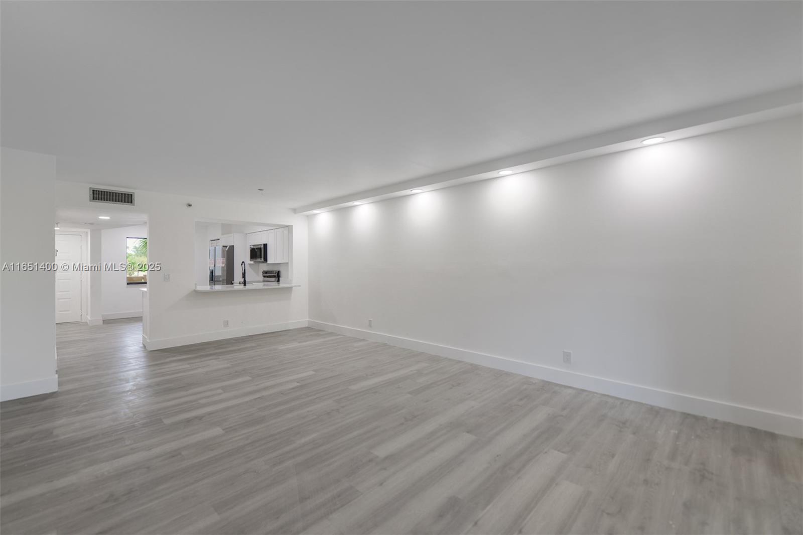 HUNTINGTON LAKES SEC ONE - Residential