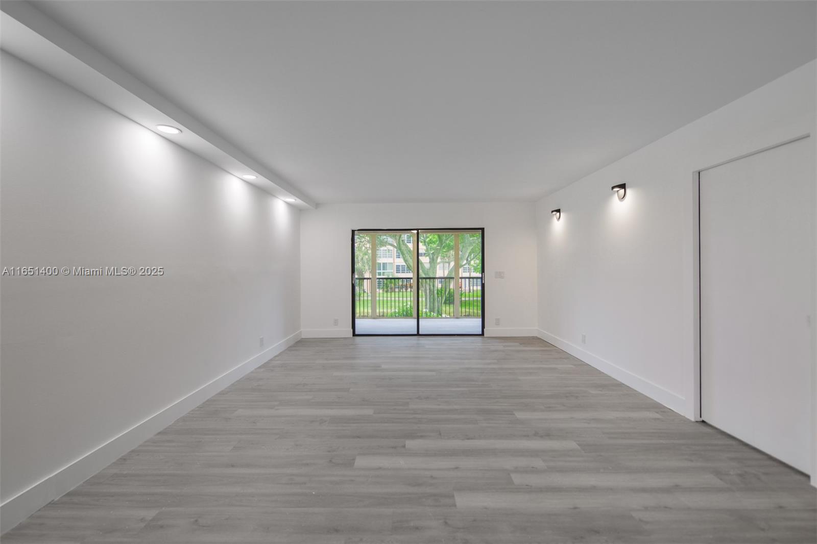 HUNTINGTON LAKES SEC ONE - Residential