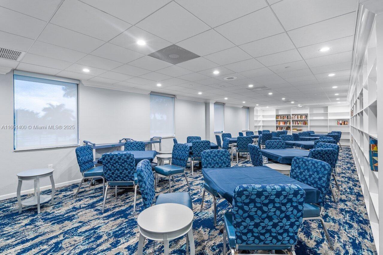 HUNTINGTON LAKES SEC ONE - Residential