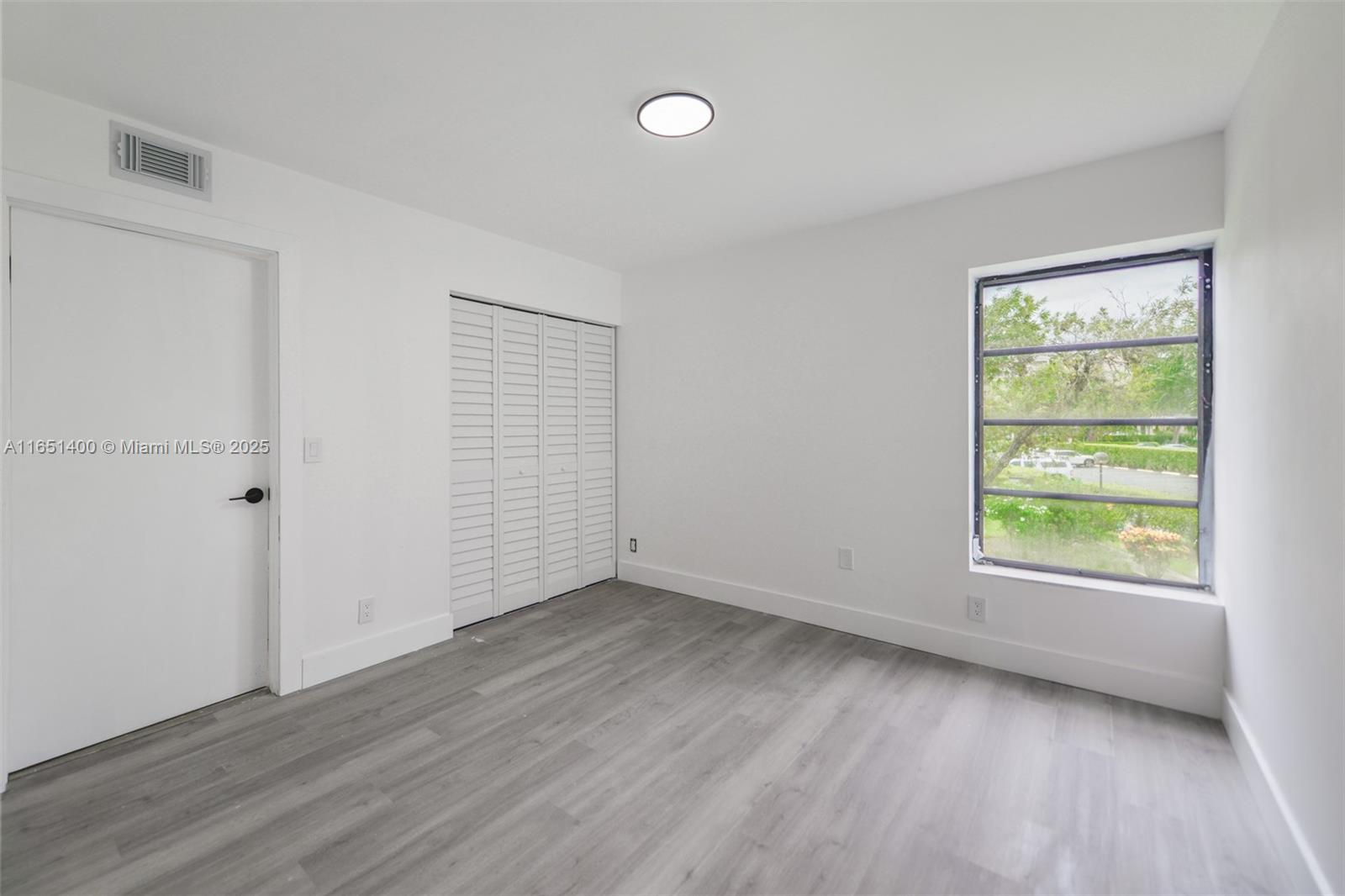 HUNTINGTON LAKES SEC ONE - Residential