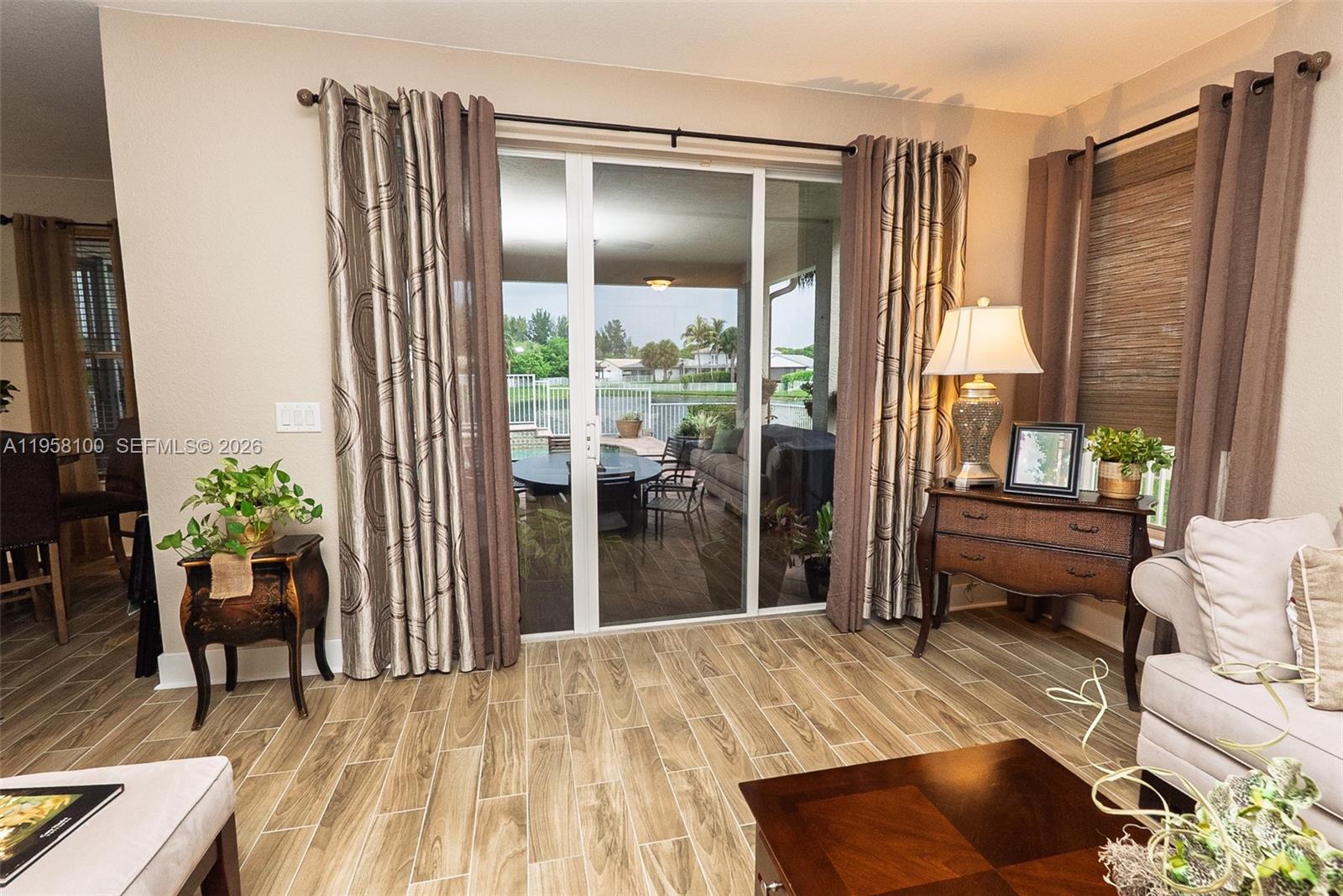 SILVER FALLS - Residential