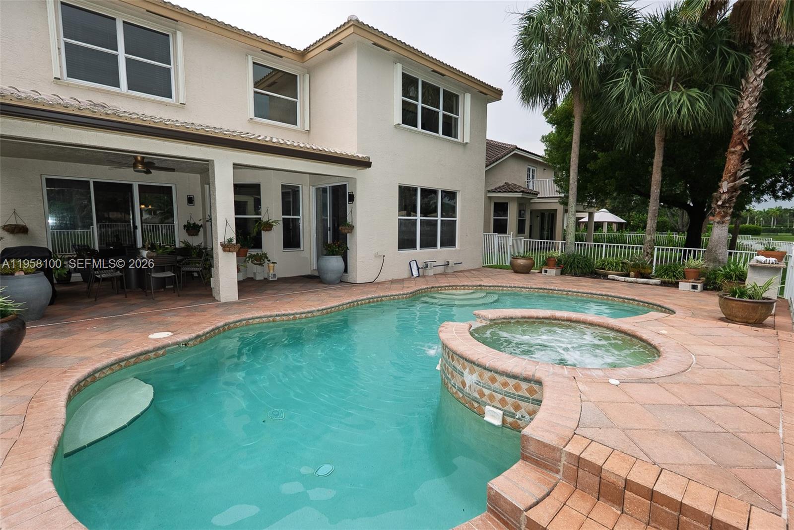 SILVER FALLS - Residential