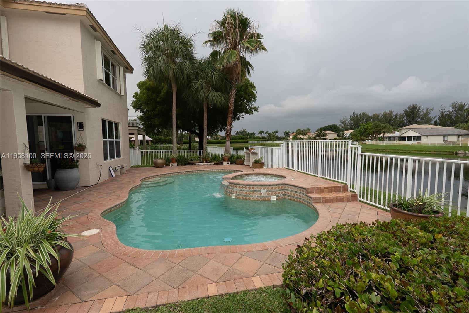 SILVER FALLS - Residential