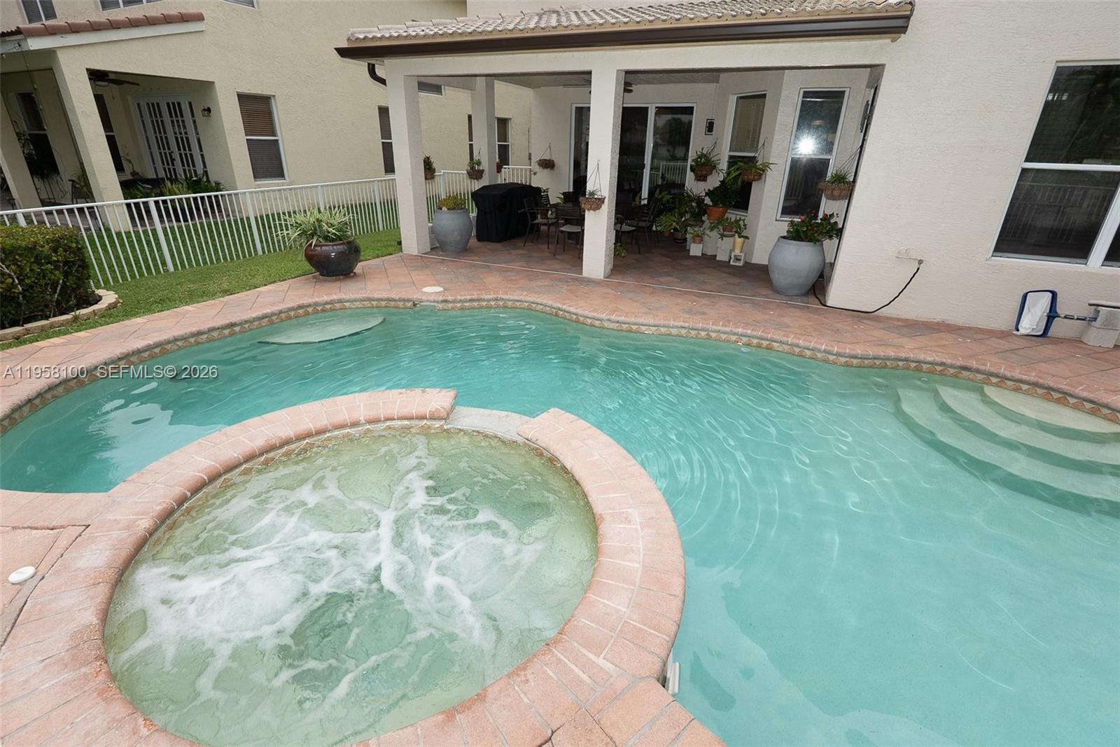 SILVER FALLS - Residential