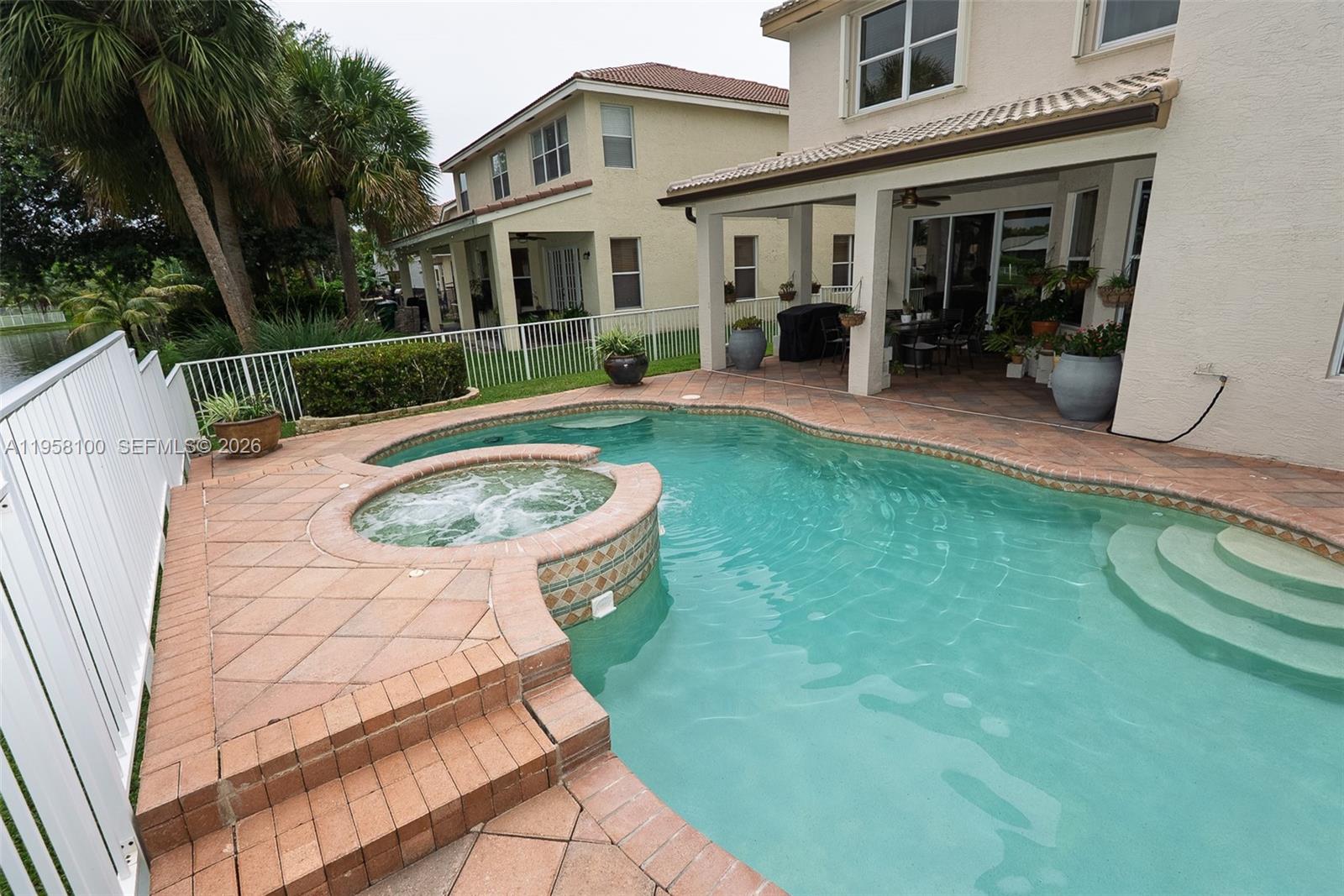 SILVER FALLS - Residential