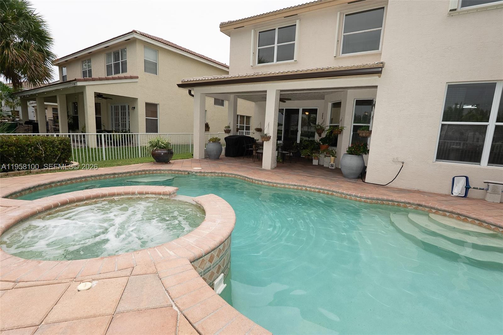 SILVER FALLS - Residential