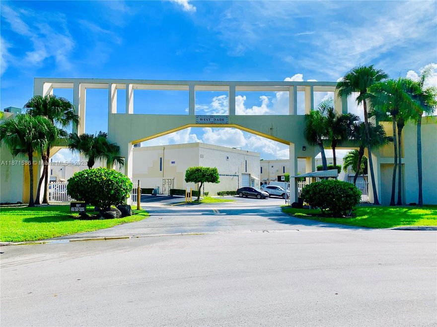 EXCELLENT LOCATION IN DORAL, APPROXIMATELY 1,400 SF OFFICE/WAREHOUSE SPACE, 200 SF OFFICE ON SECOND FLOOR. 200 SF OF WORK AREA ON FIRST FLOOR. 2 ASSIGNED PARKING SPACES. STREET LEVEL LOADING DOOR. IDEAL FOR SMALL BUSINESS OR STORAGE. EASY ACCESS FROM MAJOR HIGHWAYS, CLOSE TO BANKS, AIRPORT AND SHOPPING CENTERS!! SECURITY GATE.