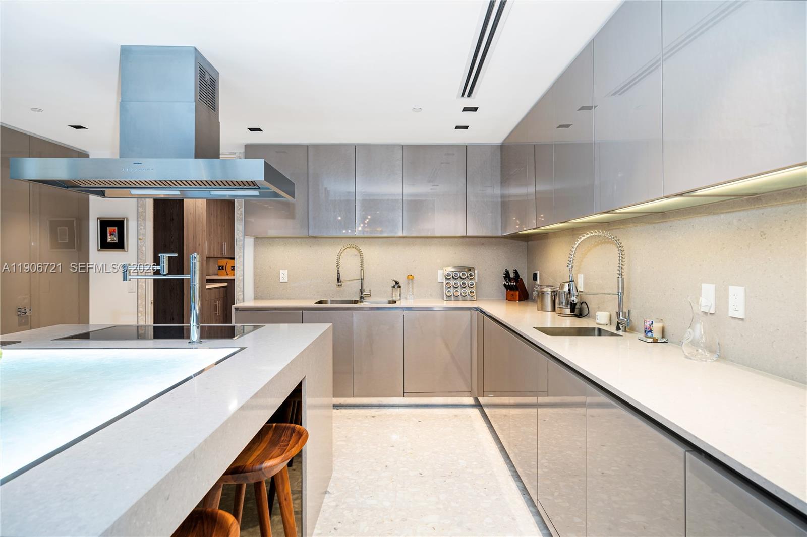 ALTOS DEL MAR NO. 5 - Residential