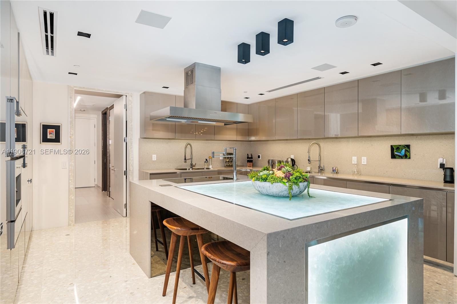 ALTOS DEL MAR NO. 5 - Residential