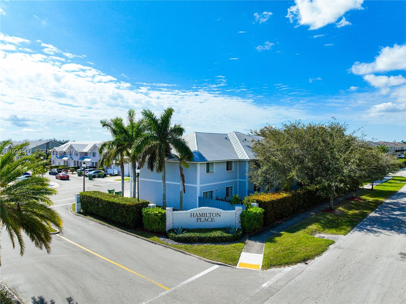 HAMILTON PLACE - Residential