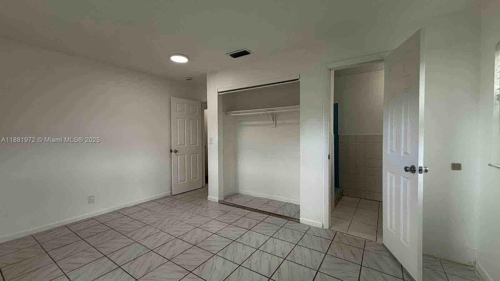 BROADVIEW COUNTRY CLUB - Residential Lease