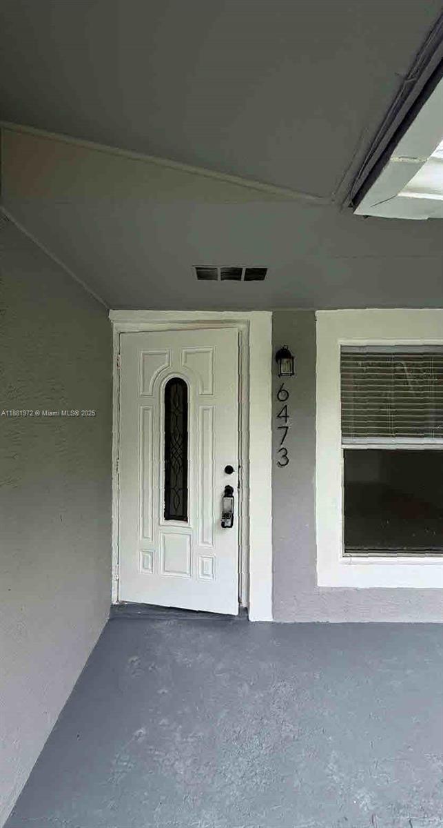 BROADVIEW COUNTRY CLUB - Residential Lease