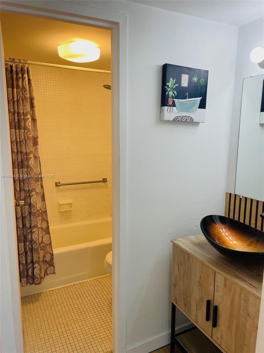 TRITON TOWER CONDO - Residential