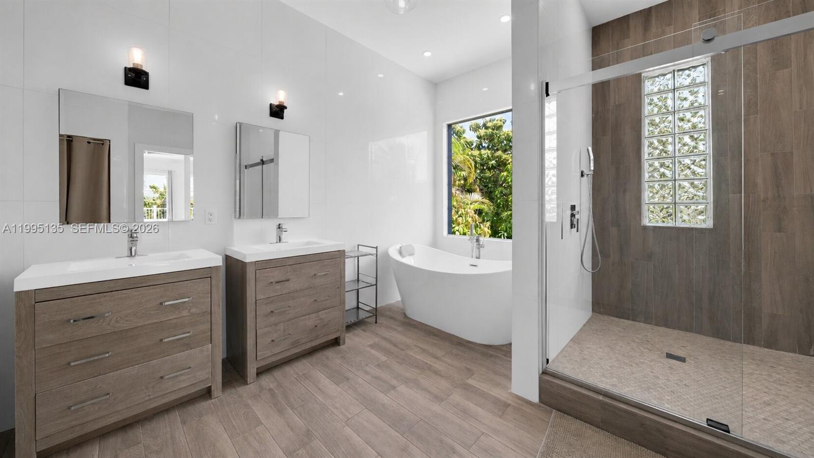 SANS SOUCI ESTATES - San - Residential