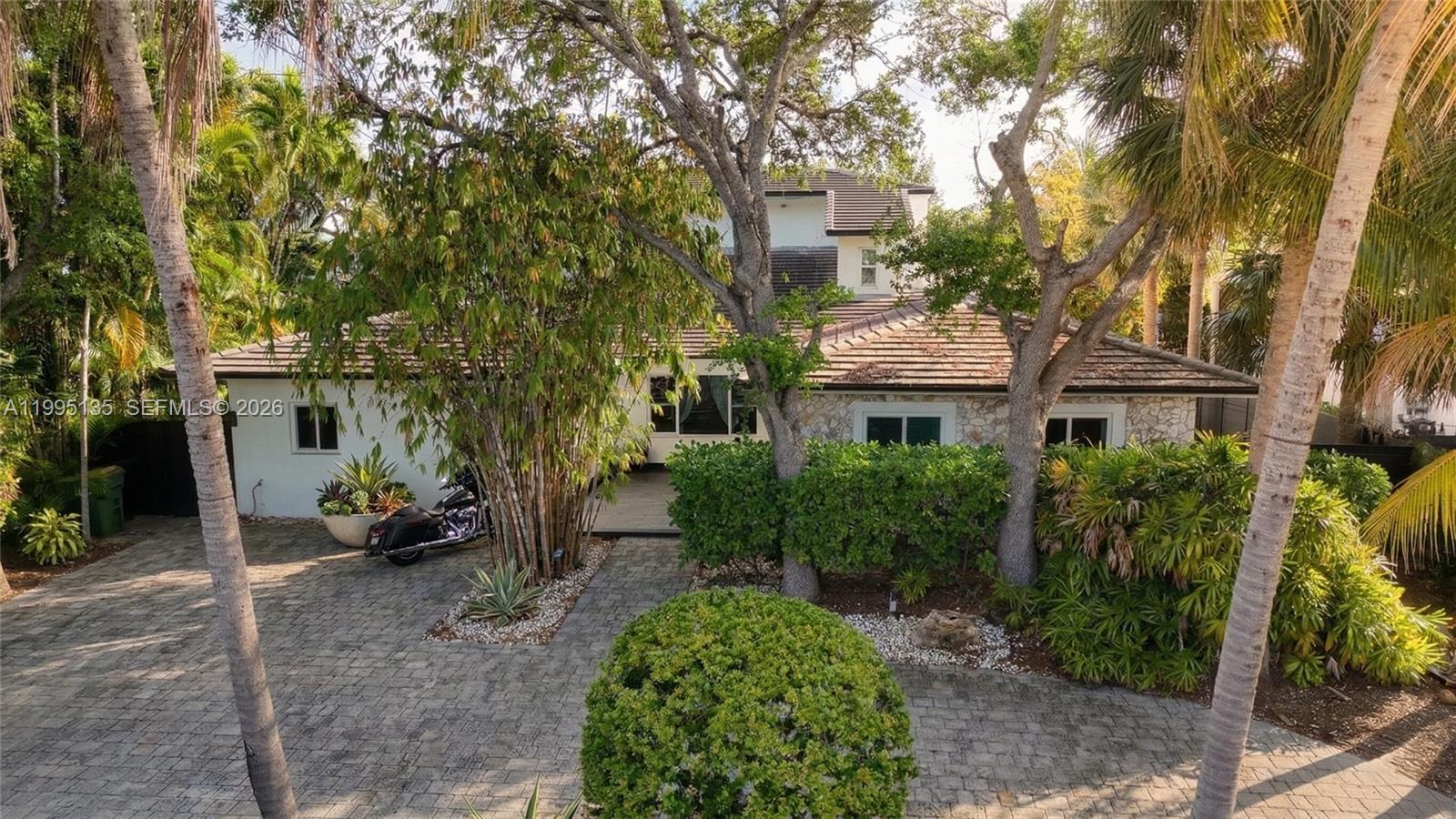 View photos, virtual tours, details... 1895 NE 118th Rd