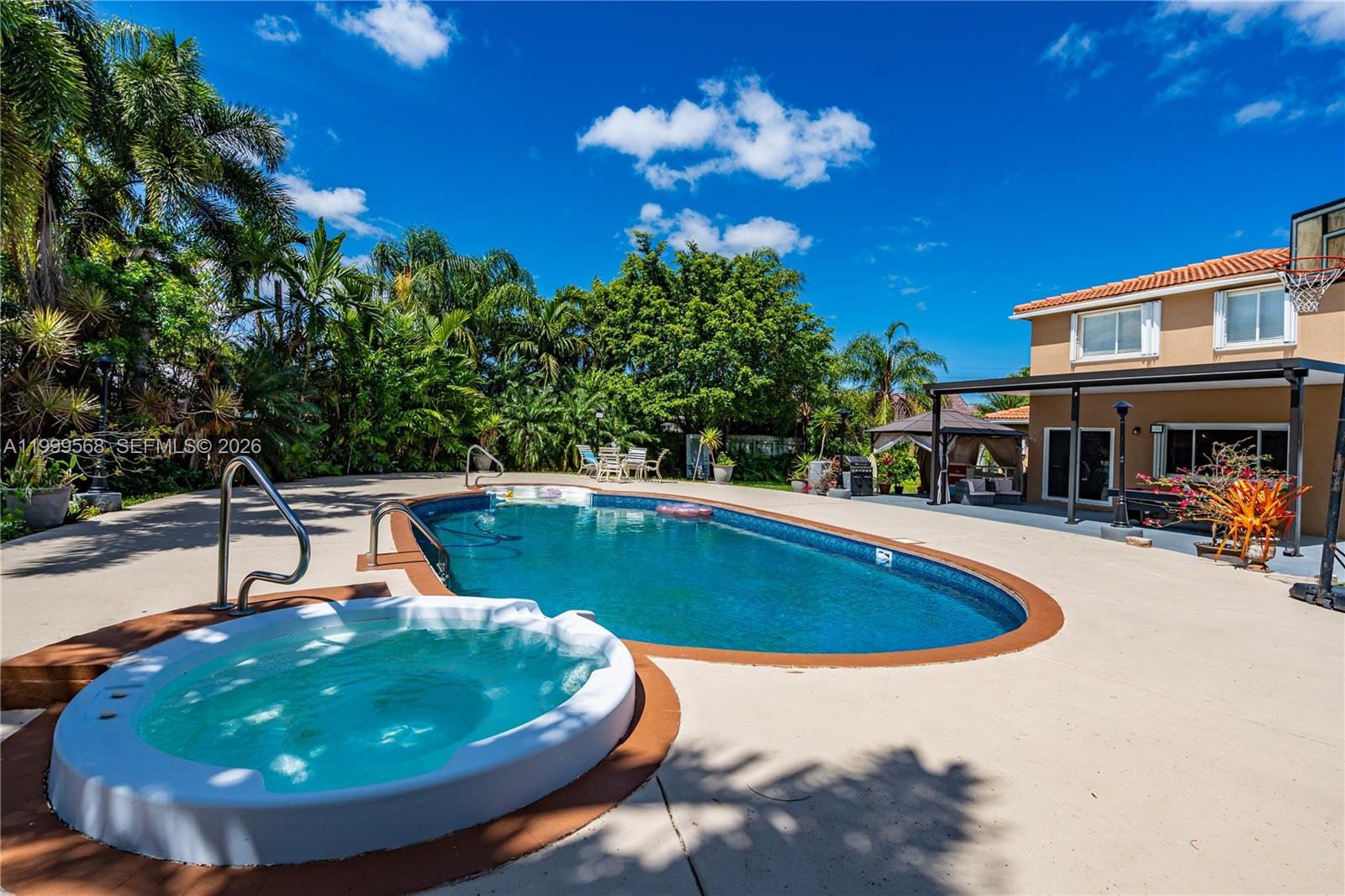 WEITZER SERENA LAKES ESTA - Residential