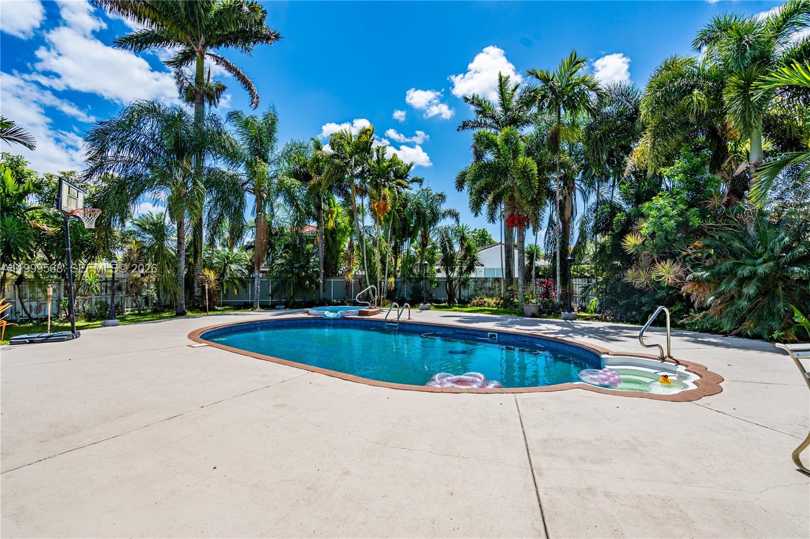 WEITZER SERENA LAKES ESTA - Residential