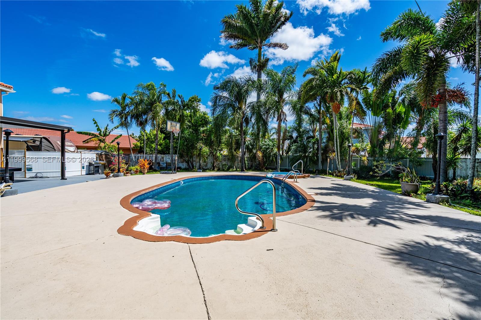 WEITZER SERENA LAKES ESTA - Residential