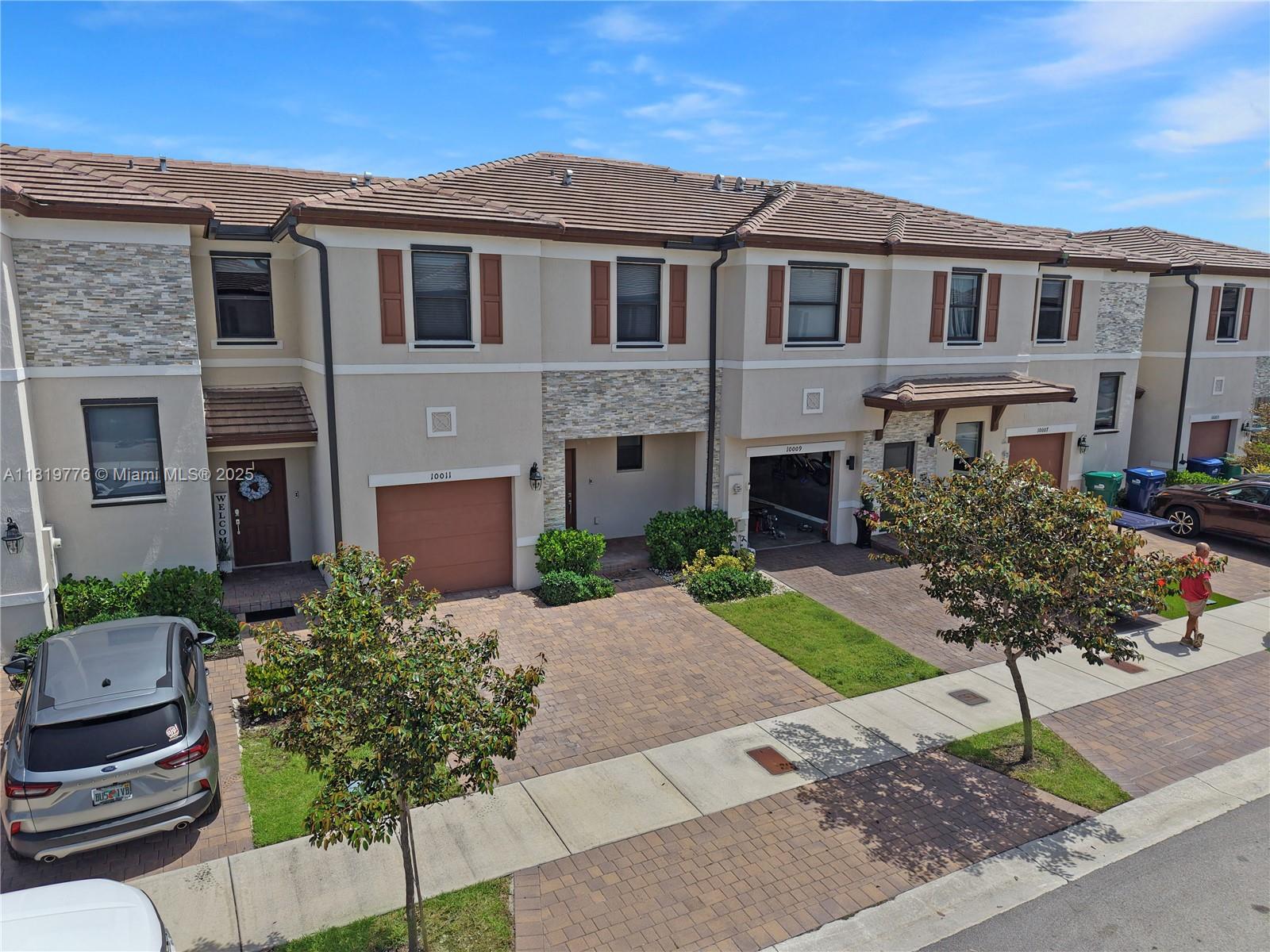 Rental Property at 10011 Sw 231st Ln 10011, Miami, Broward County, Florida - Bedrooms: 3 
Bathrooms: 3  - $2,900 MO.