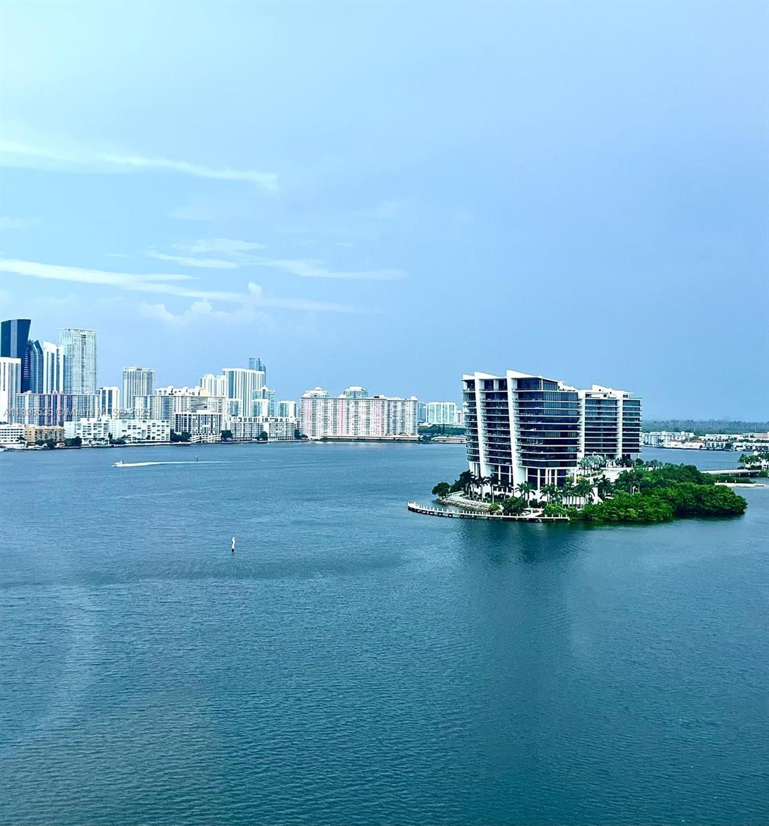 MYSTIC POINTE TOWER 500 C - Residential