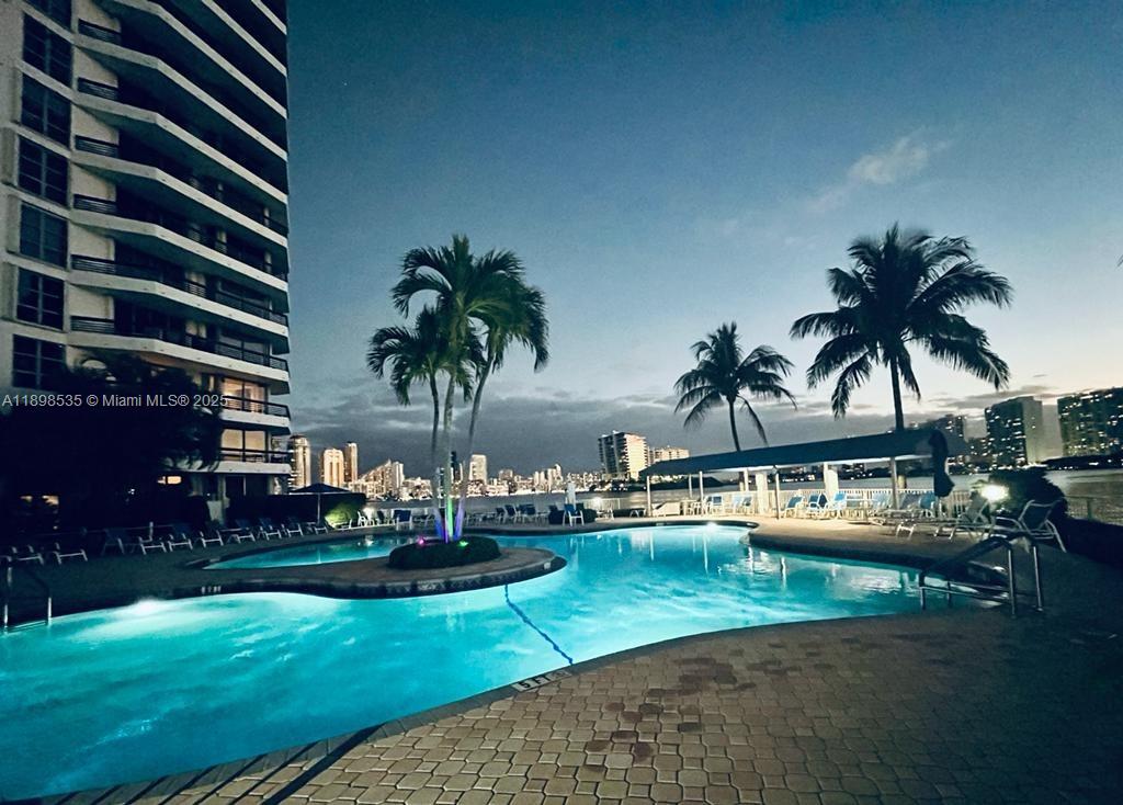 MYSTIC POINTE TOWER 500 C - Residential