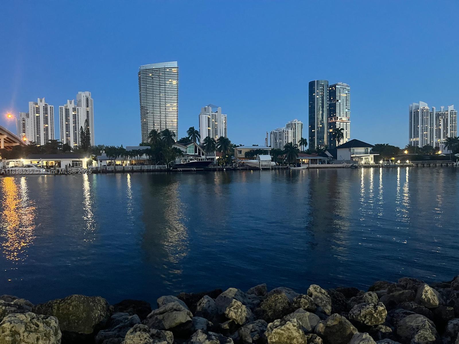 MYSTIC POINTE TOWER 500 C - Residential