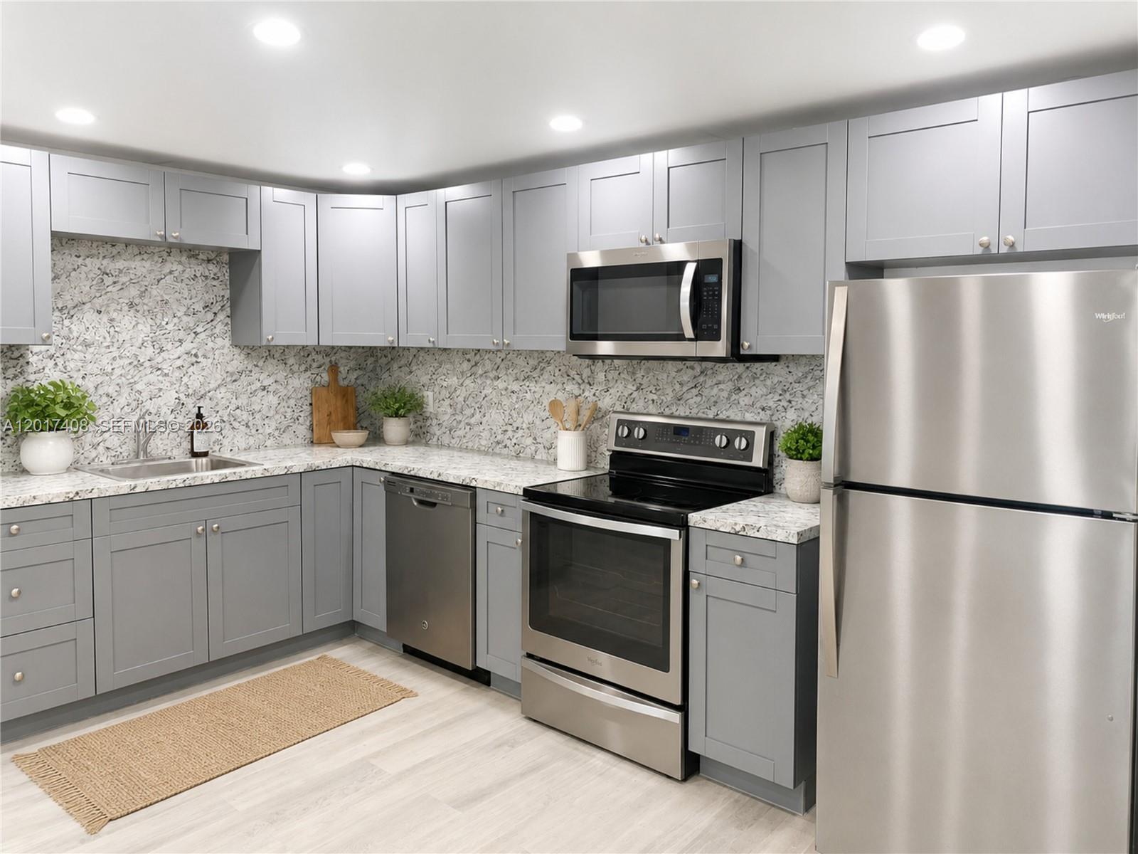 NARANJA LAKES CONDO NO 5 - Residential