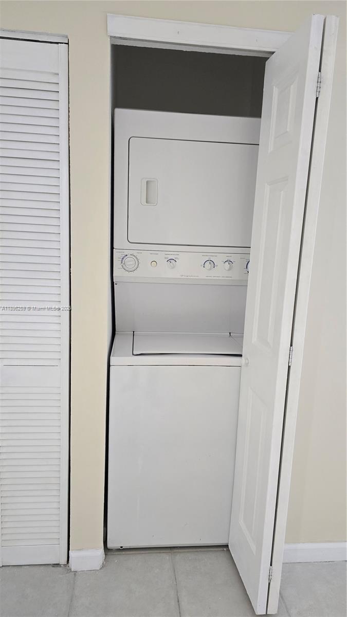 WASHINGTON PALMS CONDO - Residential Lease