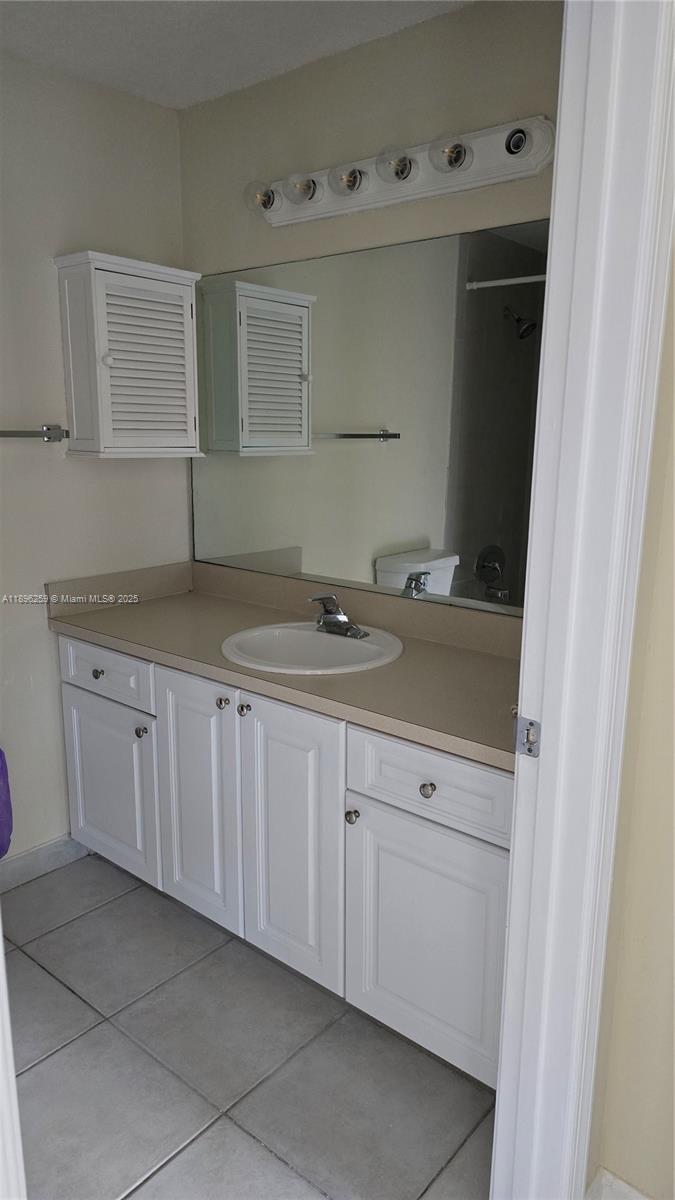 WASHINGTON PALMS CONDO - Residential Lease