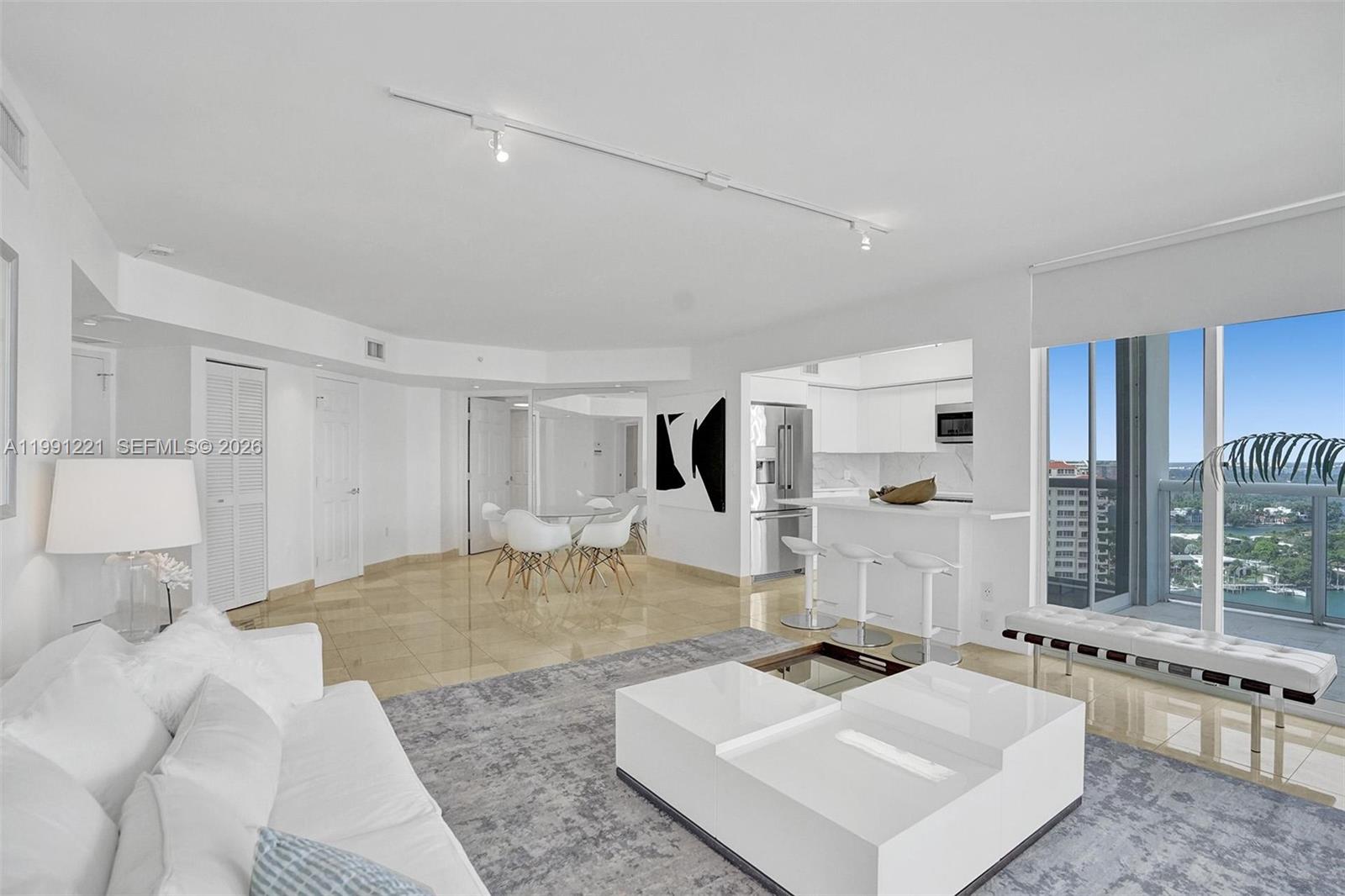 LA GORCE PALACE CONDO - Residential Lease