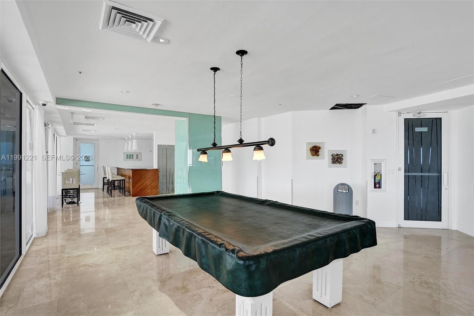 LA GORCE PALACE CONDO - Residential Lease