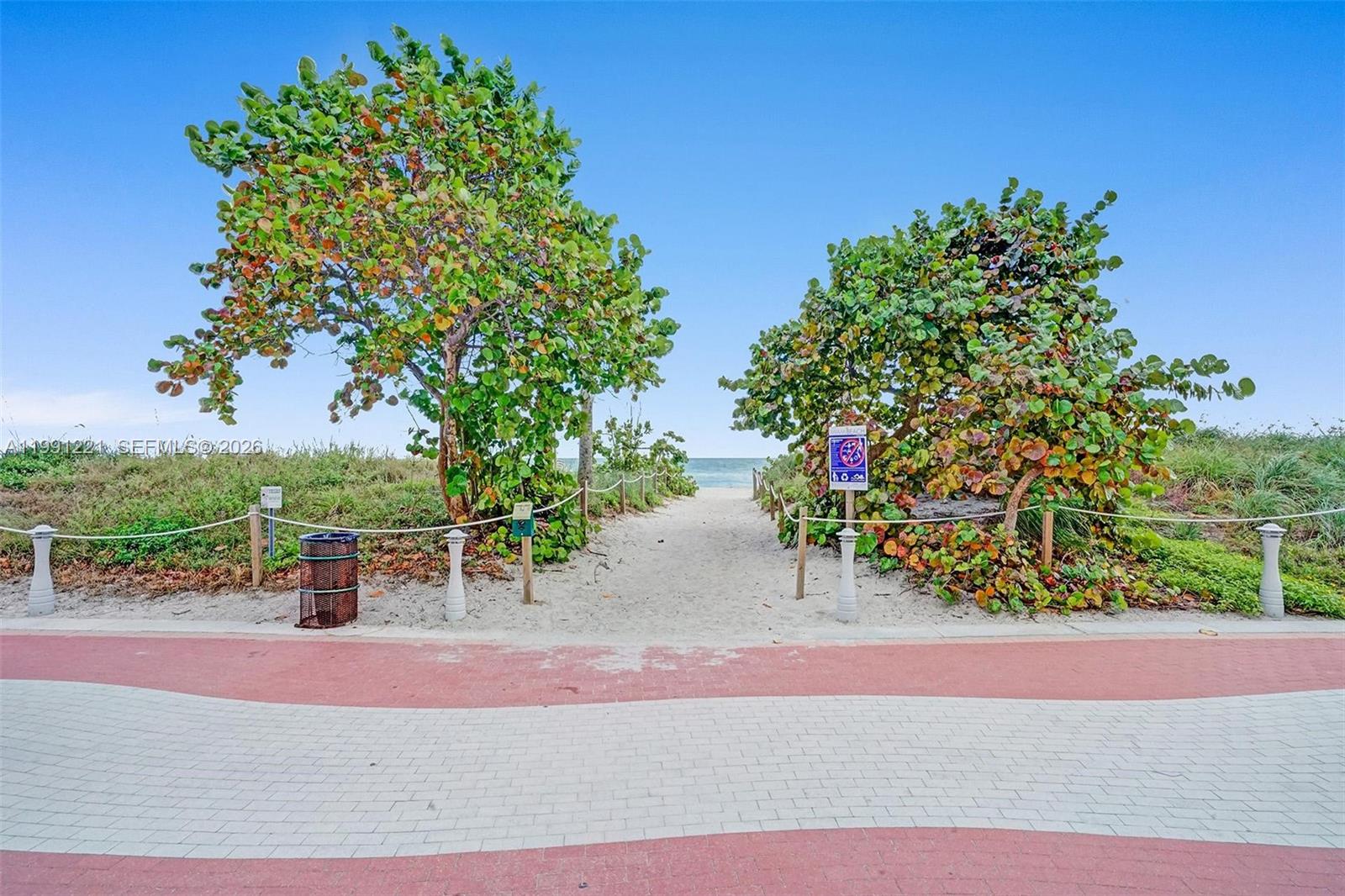 LA GORCE PALACE CONDO - Residential Lease