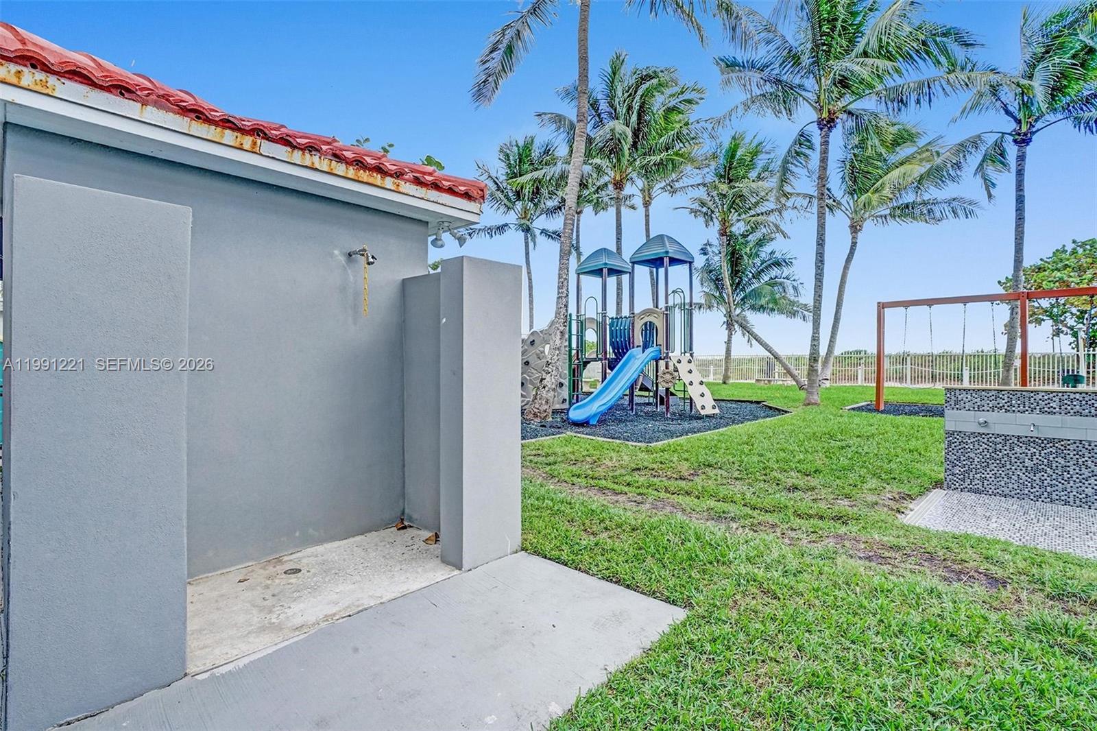 LA GORCE PALACE CONDO - Residential Lease