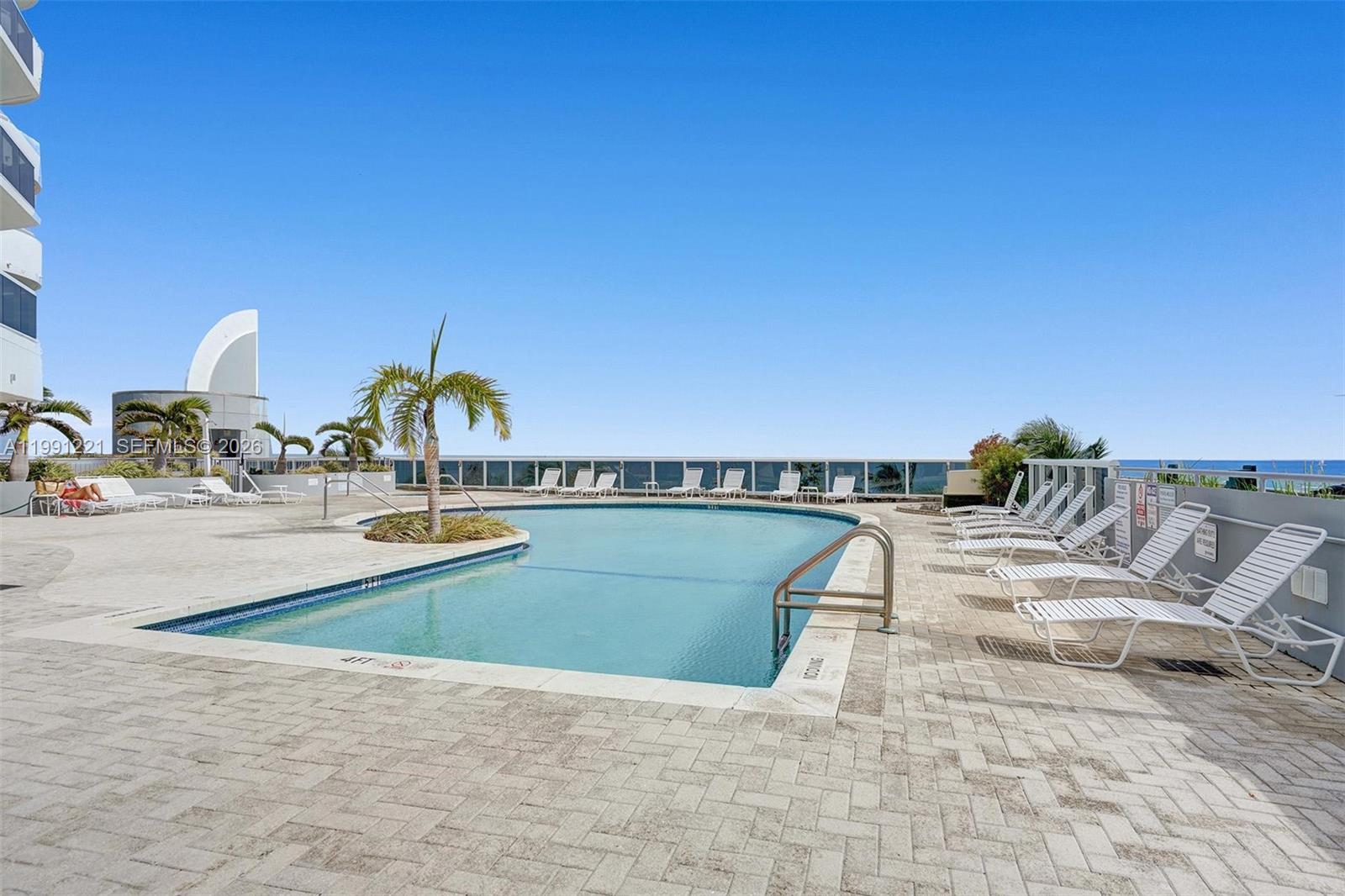 LA GORCE PALACE CONDO - Residential Lease